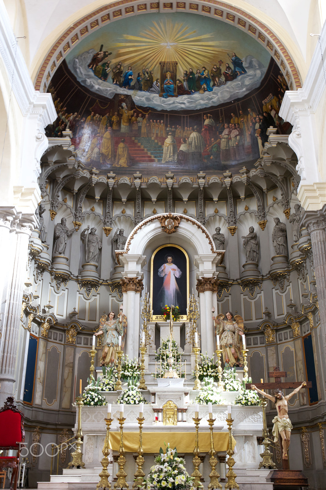 Canon EF 24-70mm F4L IS USM sample photo. The main altar photography