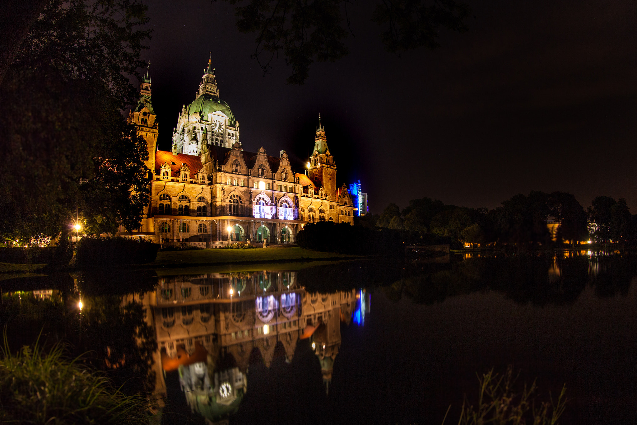 Canon EOS 5D Mark II + Canon EF 8-15mm F4L Fisheye USM sample photo. Hannover townhall photography