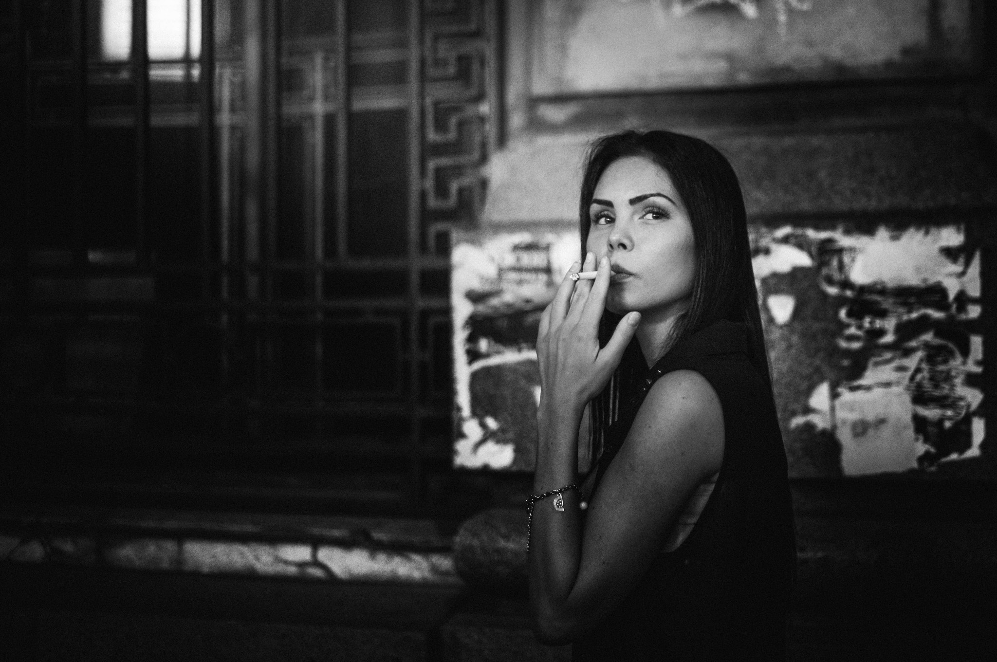 Nikon D4 + Nikon AF-S Nikkor 50mm F1.4G sample photo. The glance photography