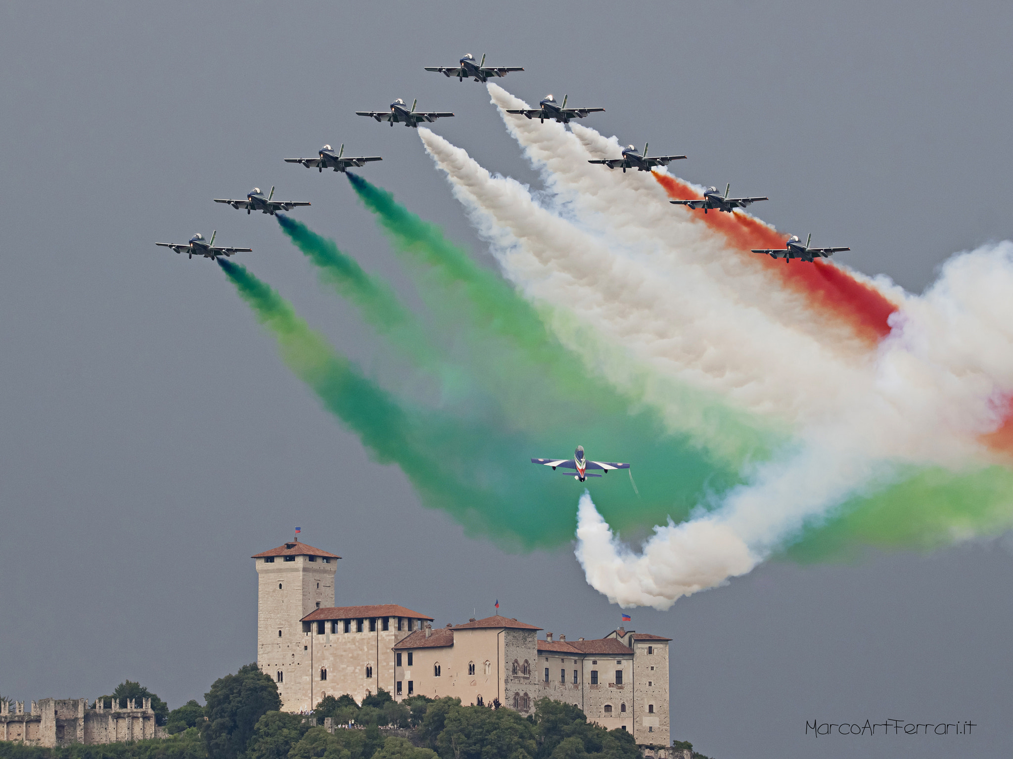 150-600mm F5-6.3 DG OS HSM | Contemporary 015 sample photo. Arona airshow photography