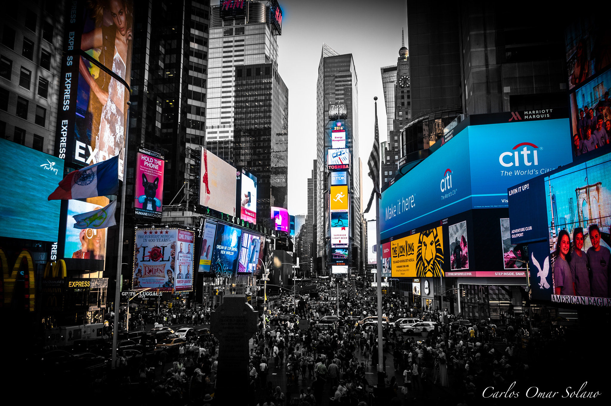 Pentax smc DA 18-55mm F3.5-5.6 AL WR sample photo. Lights of times square photography