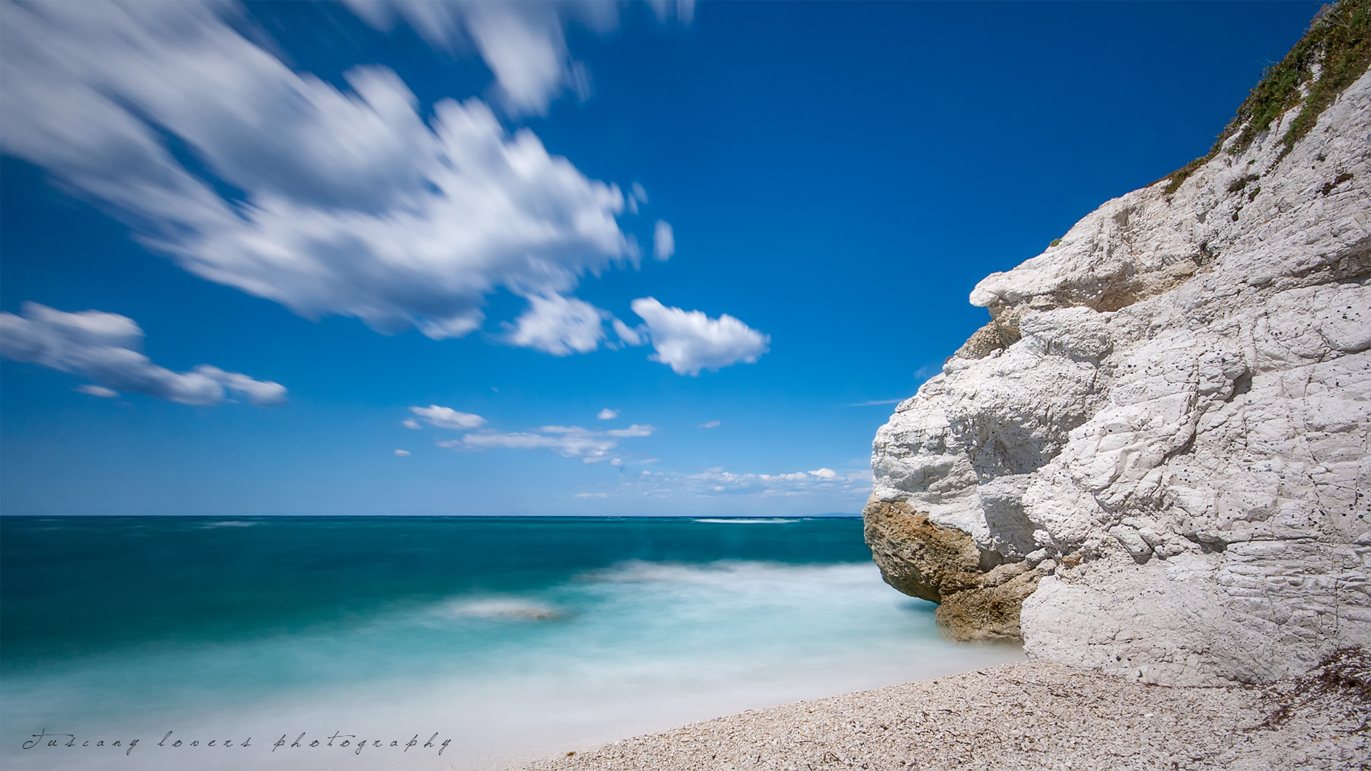 Sigma 10-20mm F4-5.6 EX DC HSM sample photo. Years go by photography