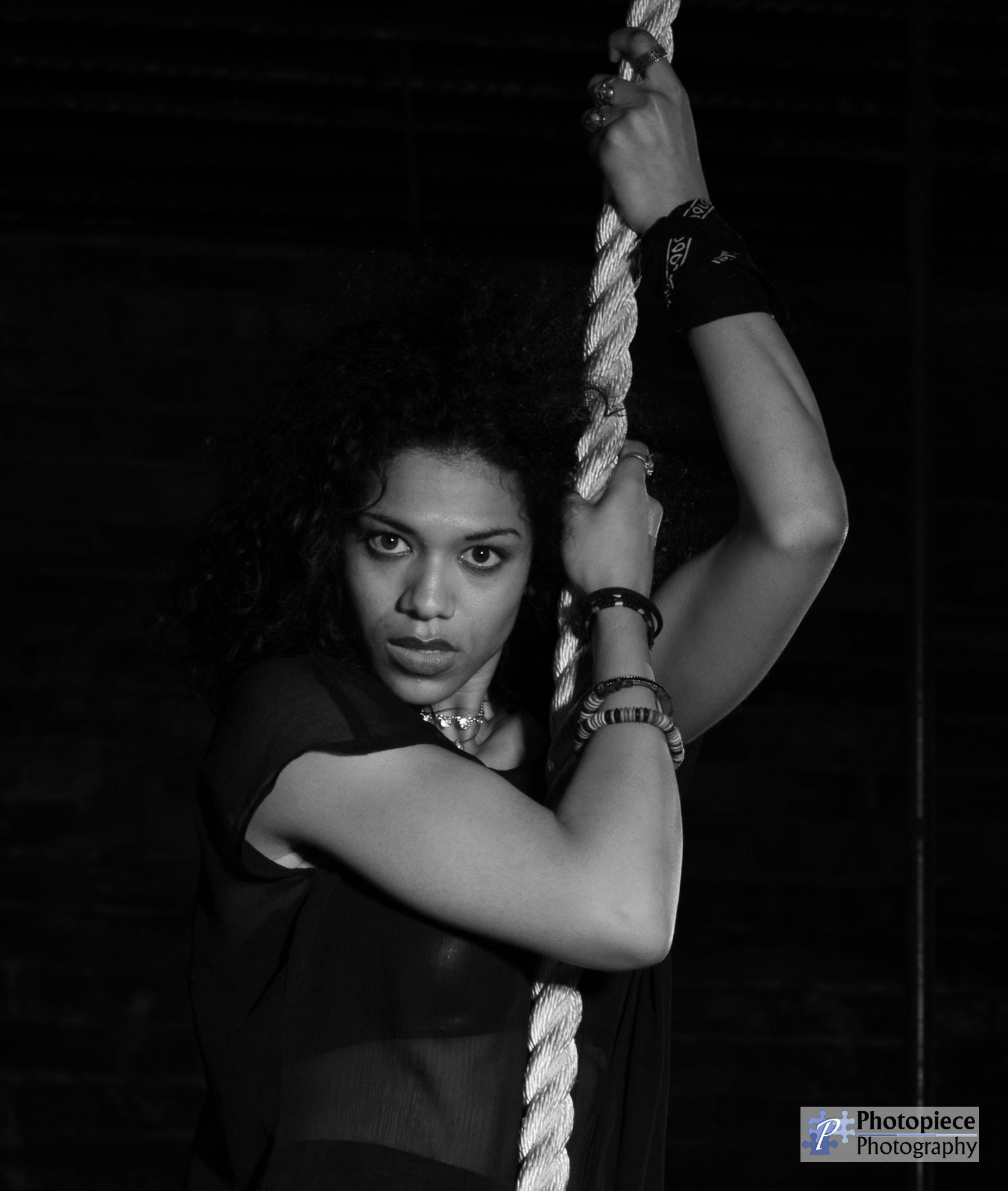 Nikon D3S + Nikon AF-S Nikkor 85mm F1.4G sample photo. Mara and the rope photography