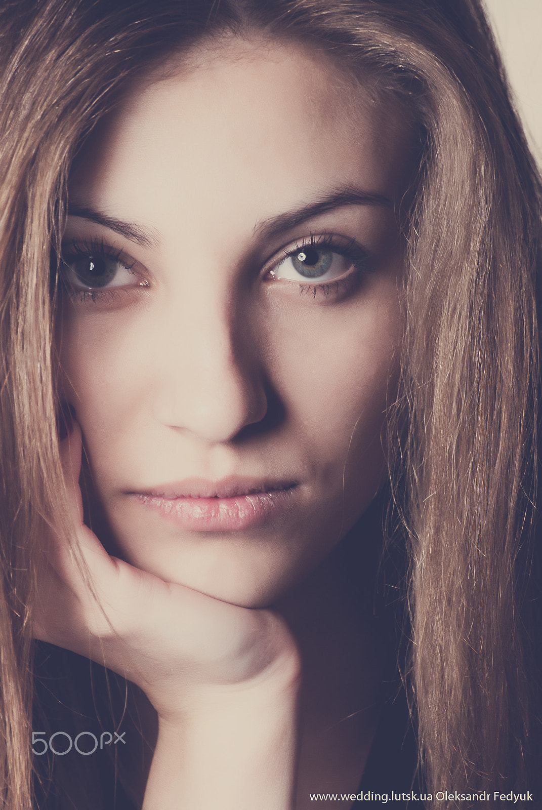 Sigma 70-300mm F4-5.6 APO DG Macro sample photo. Outdoors portrait of beautiful young brunette woman looking at camera. photography