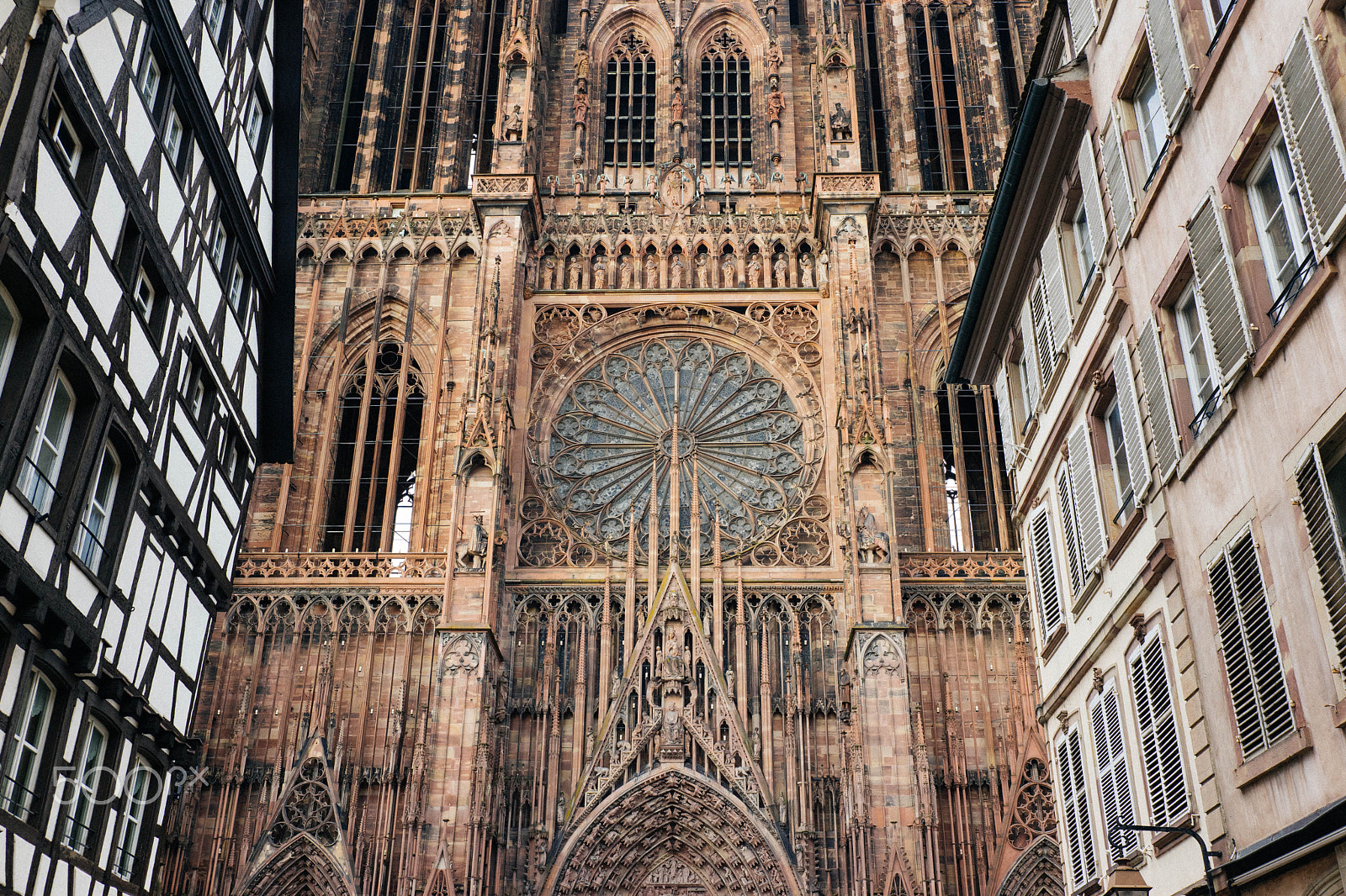 Sony a7 + E 35mm F2 sample photo. Cathédrale de strasbourg photography