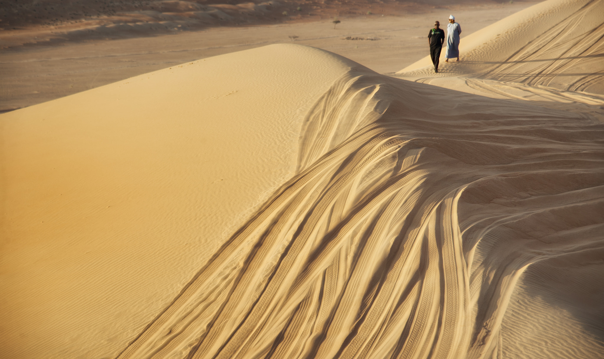 Nikon D3S sample photo. ... too much trafic in the desert photography