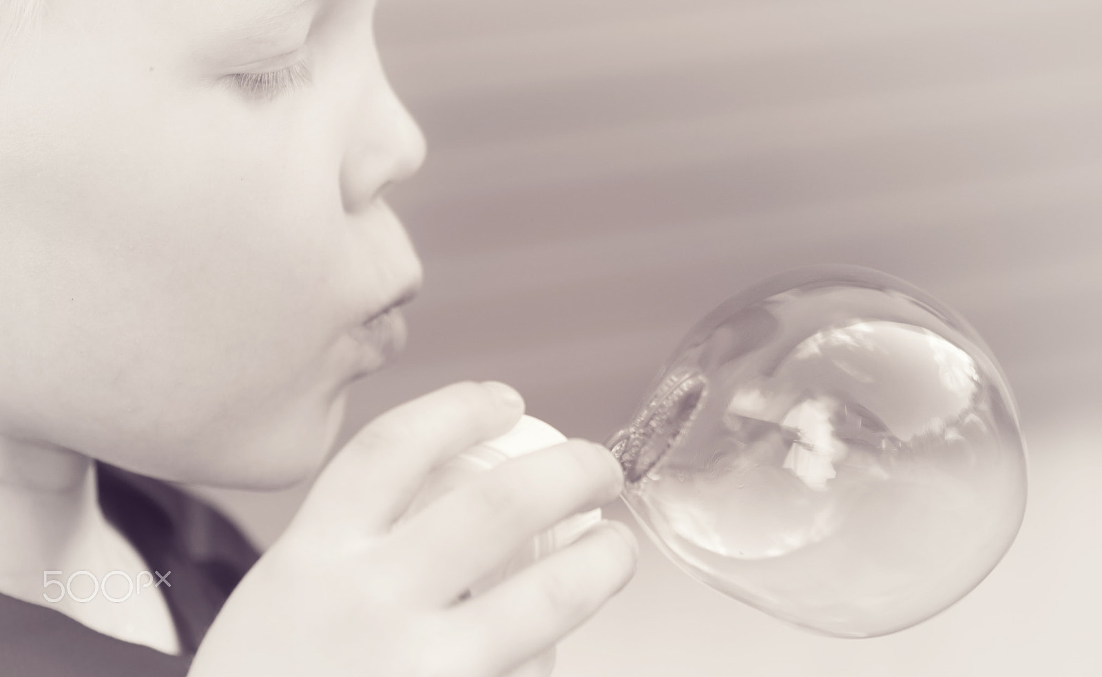 Samsung NX30 + Samsung NX 60mm F2.8 Macro ED OIS SSA sample photo. It was just a bubble.. photography