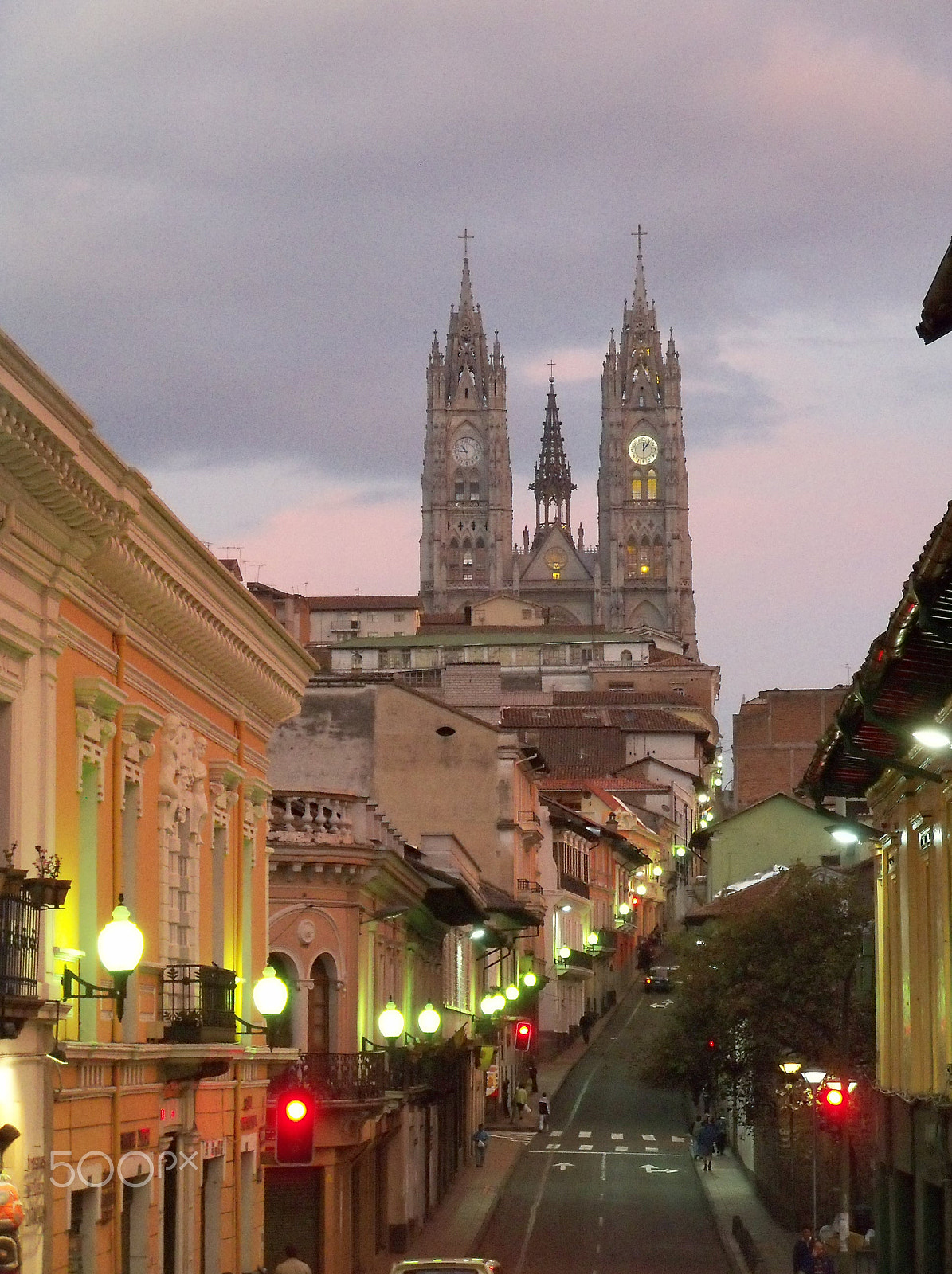Kodak EasyShare Z915 sample photo. Iglesia basílica de quito photography