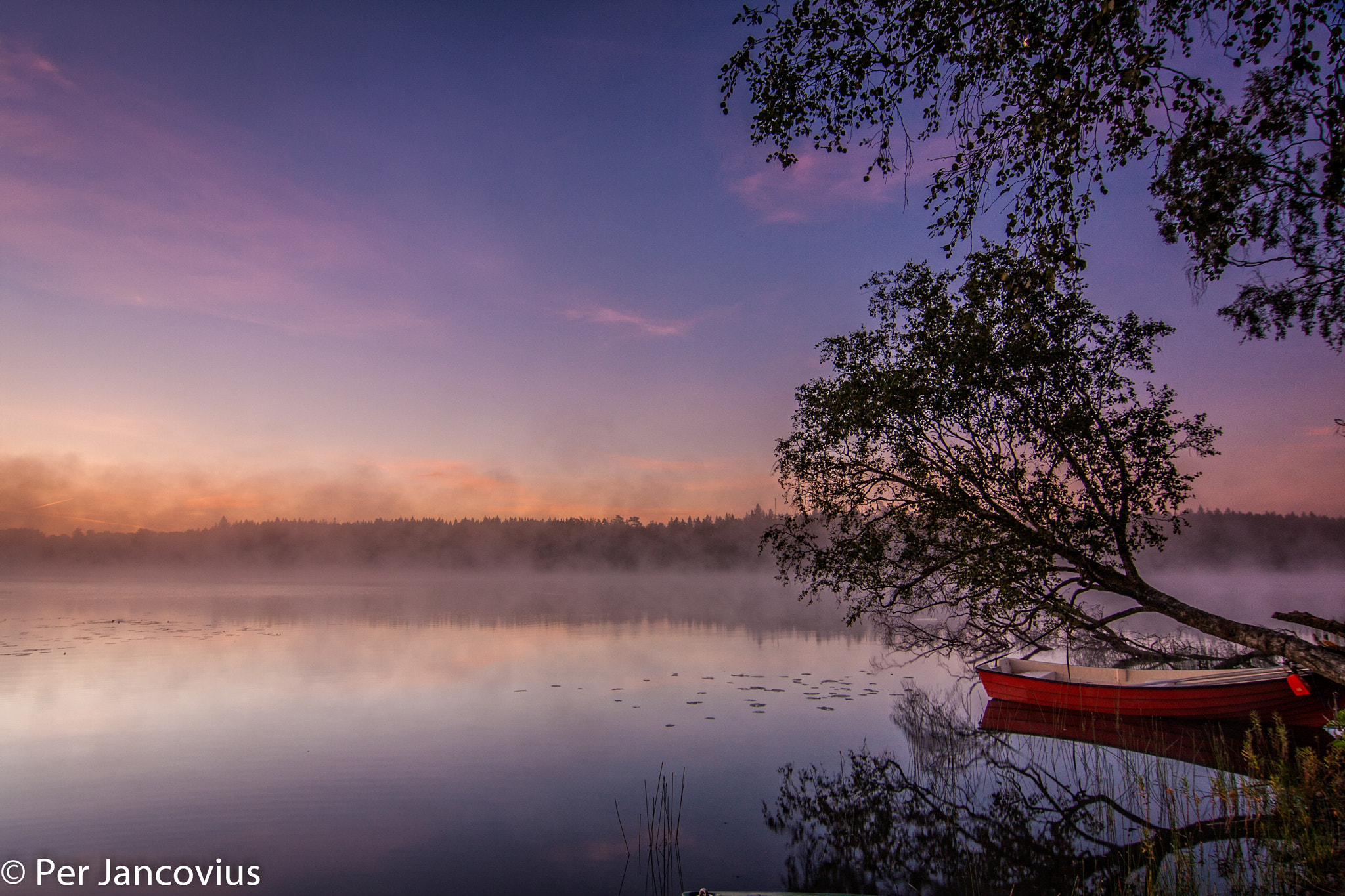 Tokina AT-X Pro 12-24mm F4 (IF) DX sample photo. The boat photography