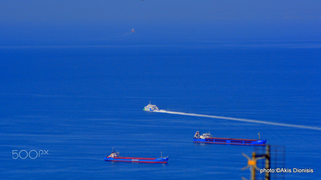 Nikon D5200 sample photo. Flyingcat 4 at thessaloniki port photography