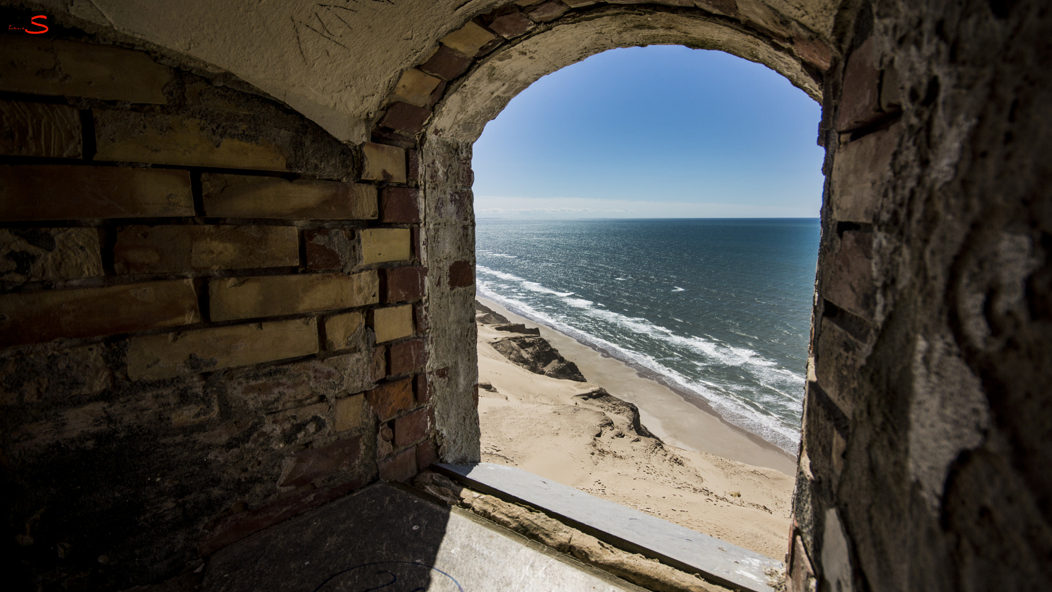 Sony SLT-A77 + Sigma AF 10-20mm F4-5.6 EX DC sample photo. The window to the world... photography