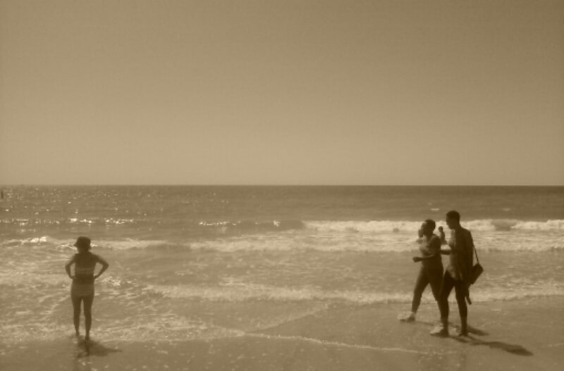 LG Y25 sample photo. Beachin photography