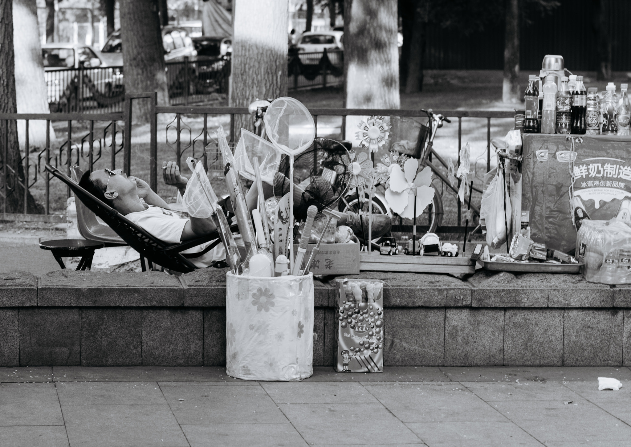 Panasonic Leica DG Nocticron 42.5mm F1.2 ASPH OIS sample photo. A little rest photography