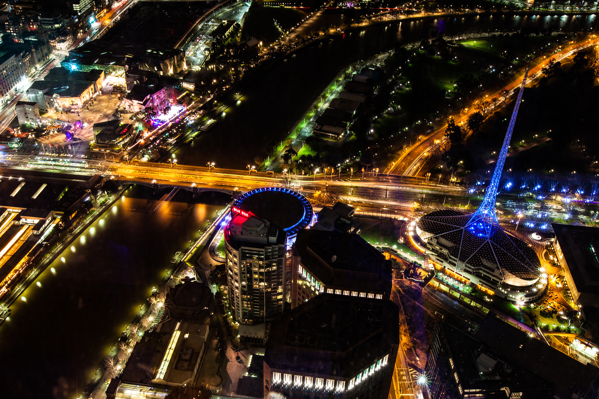 Sigma 20mm F1.4 DG HSM Art sample photo. Yarra river under eureka skydeck 88,melbourne photography