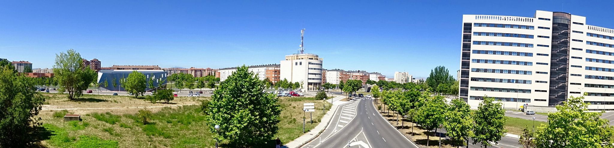 Sony DSC-HX60V sample photo. Avenida zabalgana. photography