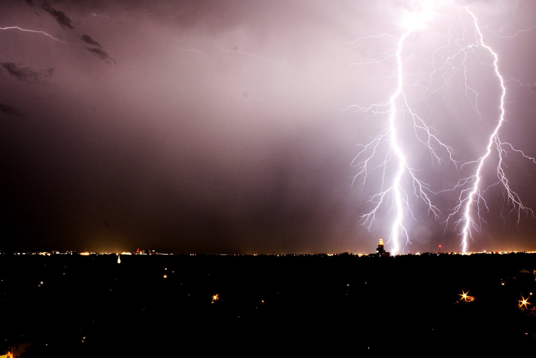 Canon EOS 450D (EOS Rebel XSi / EOS Kiss X2) + Canon EF-S 18-55mm F3.5-5.6 IS sample photo. Miami thunderstorm in july 2016 photography