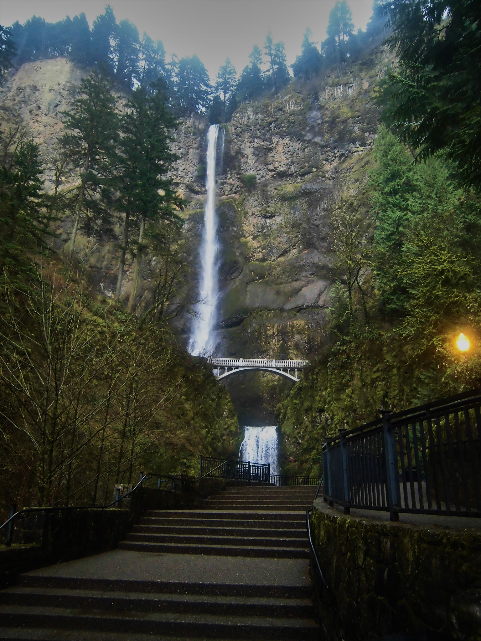 CASIO EX-ZS6 sample photo. Multnomah falls photography