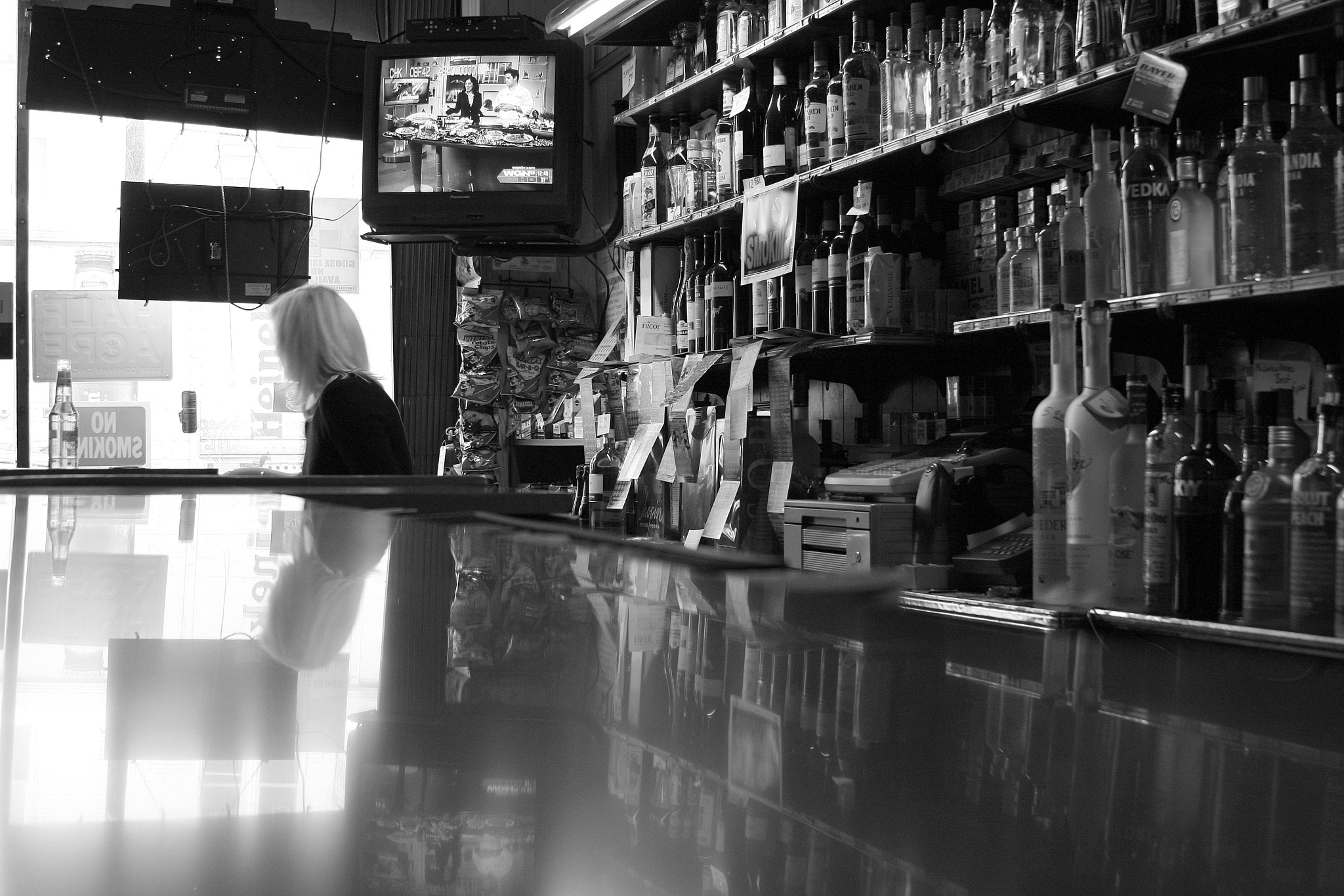 Canon EOS 400D (EOS Digital Rebel XTi / EOS Kiss Digital X) sample photo. Ola's liquors photography