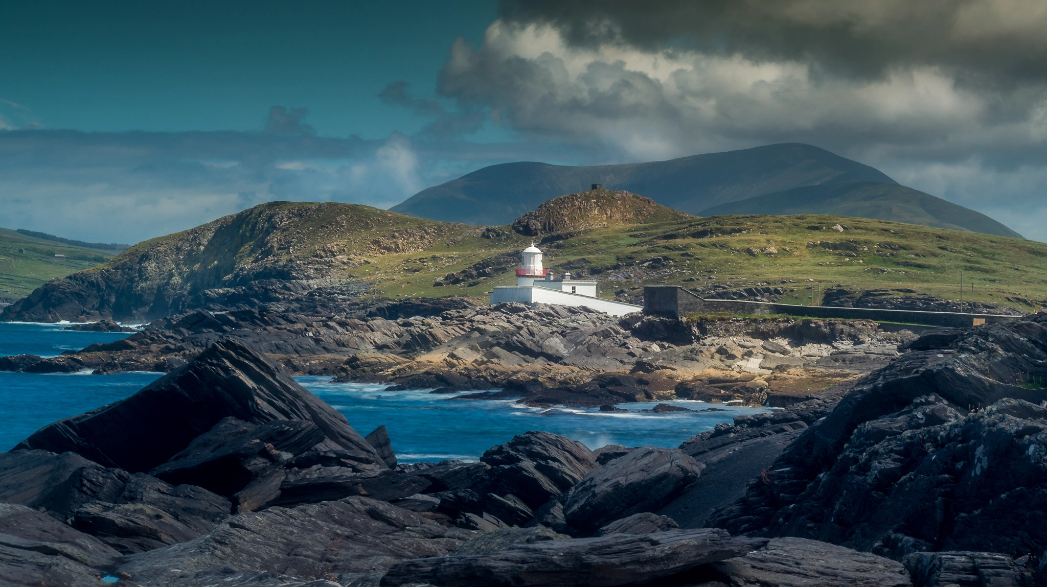 Sony SLT-A55 (SLT-A55V) + Sigma 70-300mm F4-5.6 DL Macro sample photo. Valentia lighthouse photography