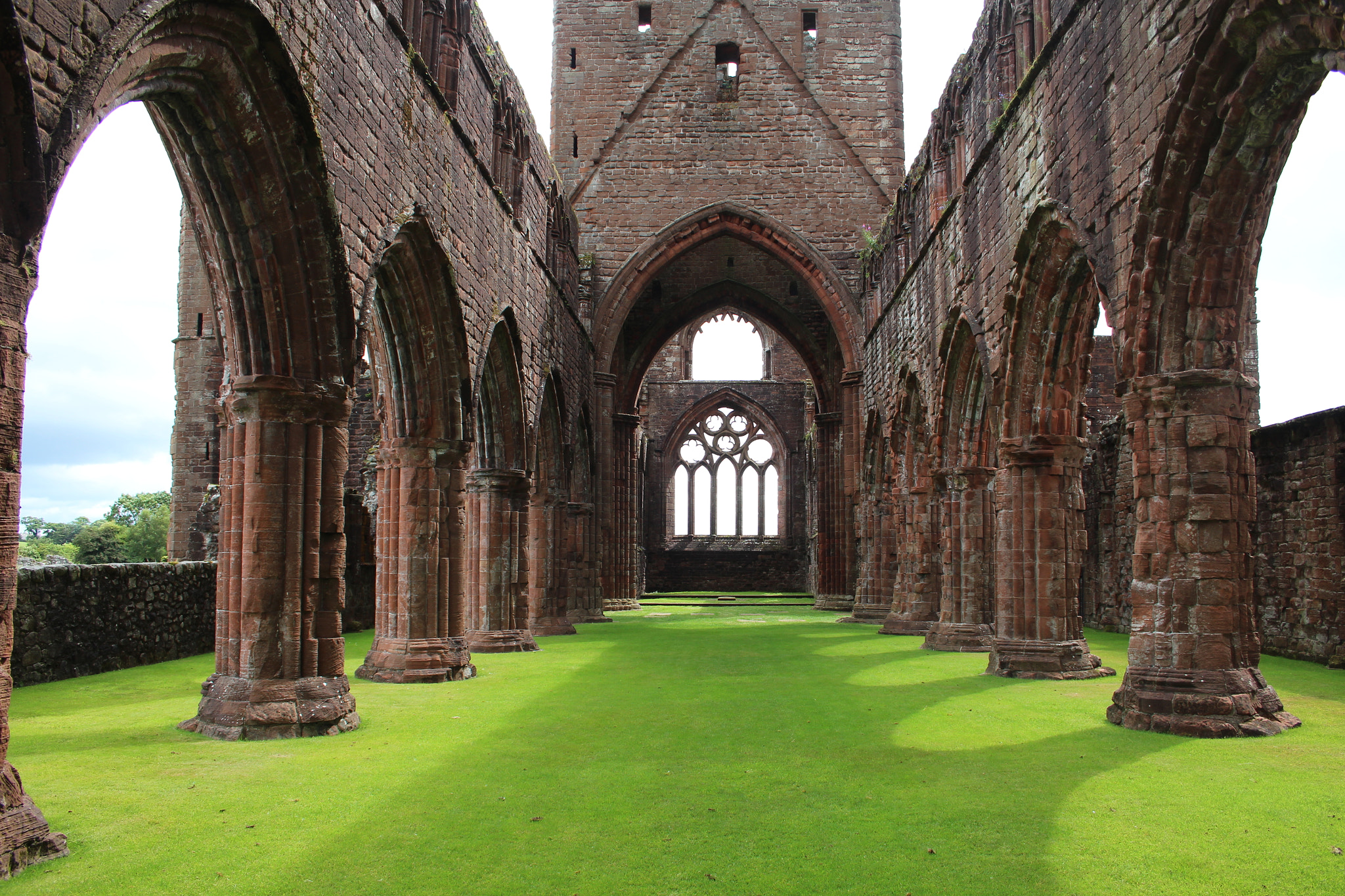 Canon EF-S 18-55mm F3.5-5.6 II sample photo. Sweetheart abbey photography
