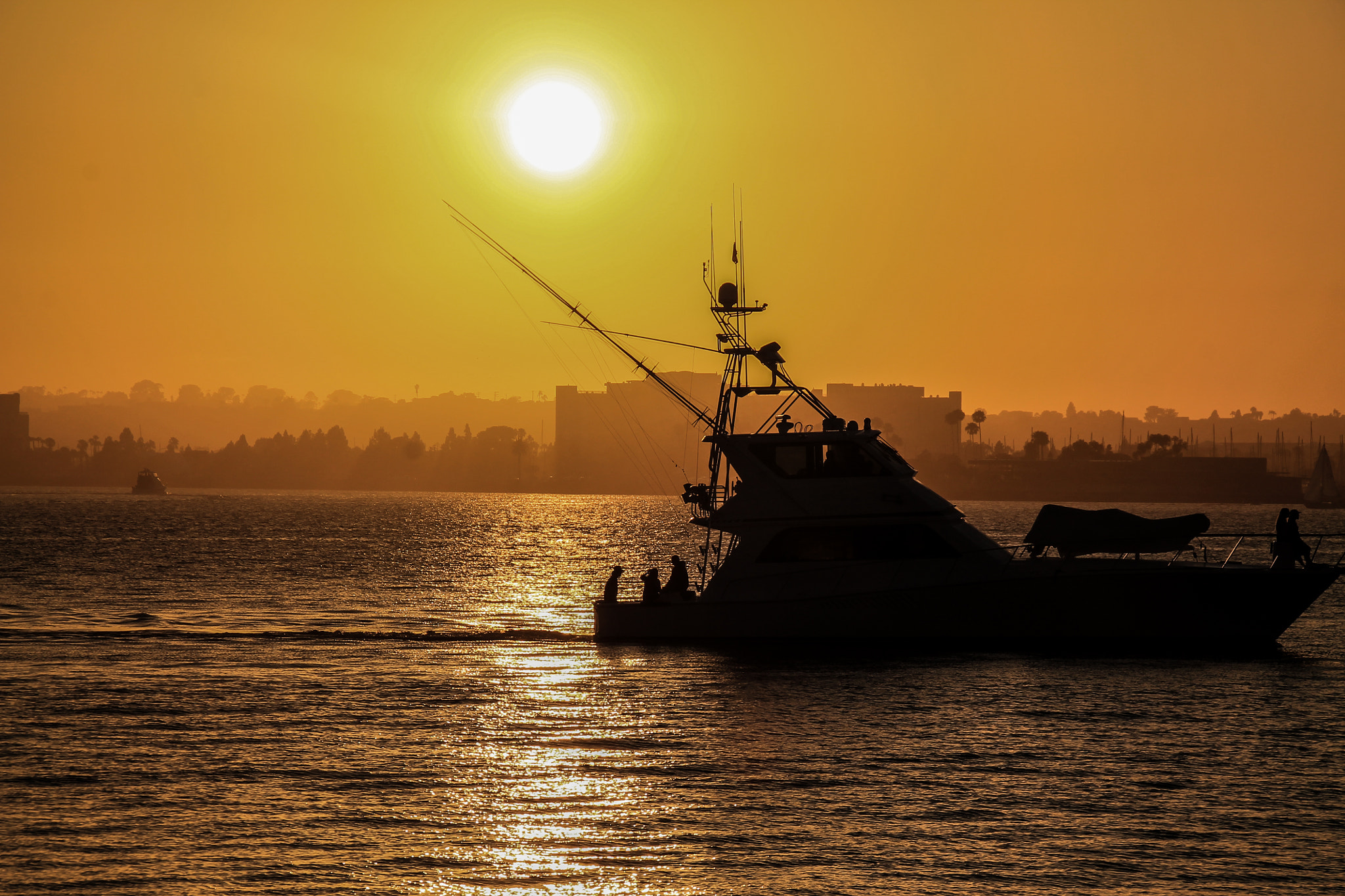 Sigma 18-250mm F3.5-6.3 DC OS HSM sample photo. Serene silhouettes photography