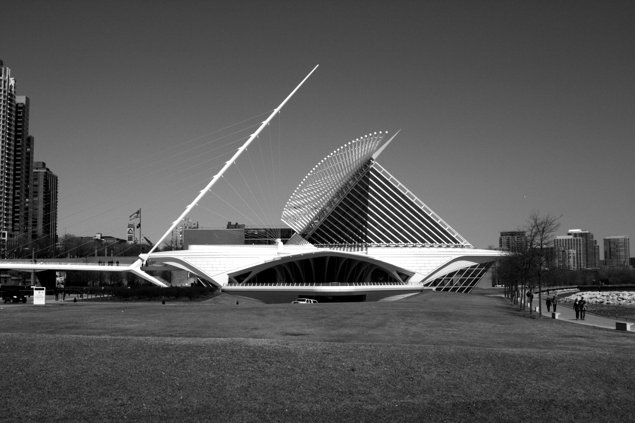 Canon EOS 400D (EOS Digital Rebel XTi / EOS Kiss Digital X) sample photo. Milwaukee art museum photography