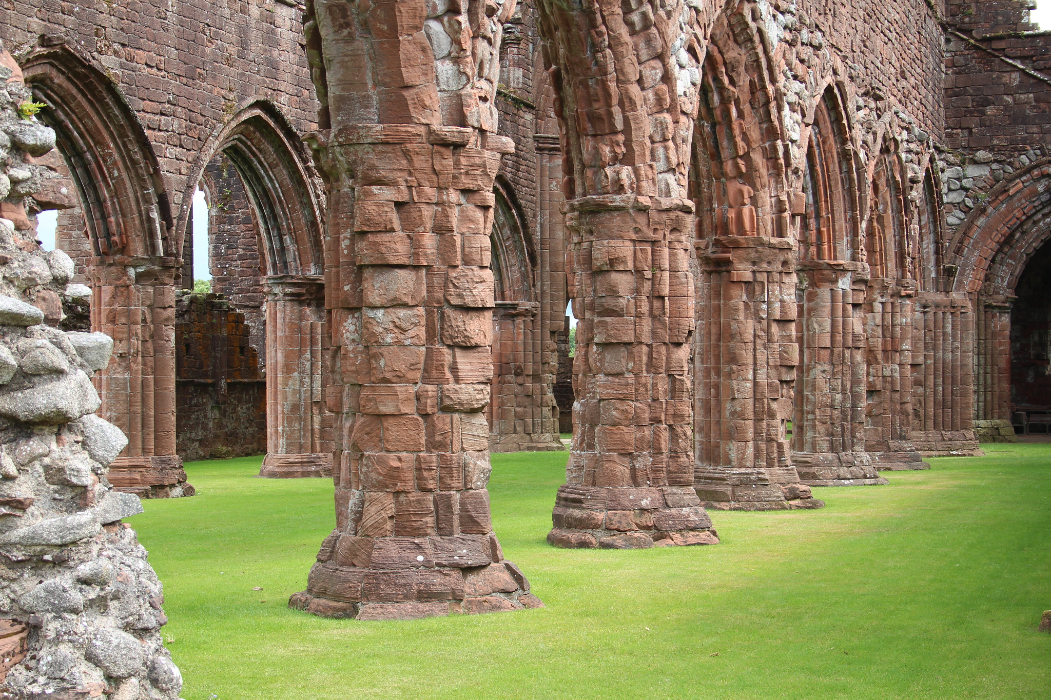 Canon EF-S 18-55mm F3.5-5.6 II sample photo. Sweetheart abbey photography