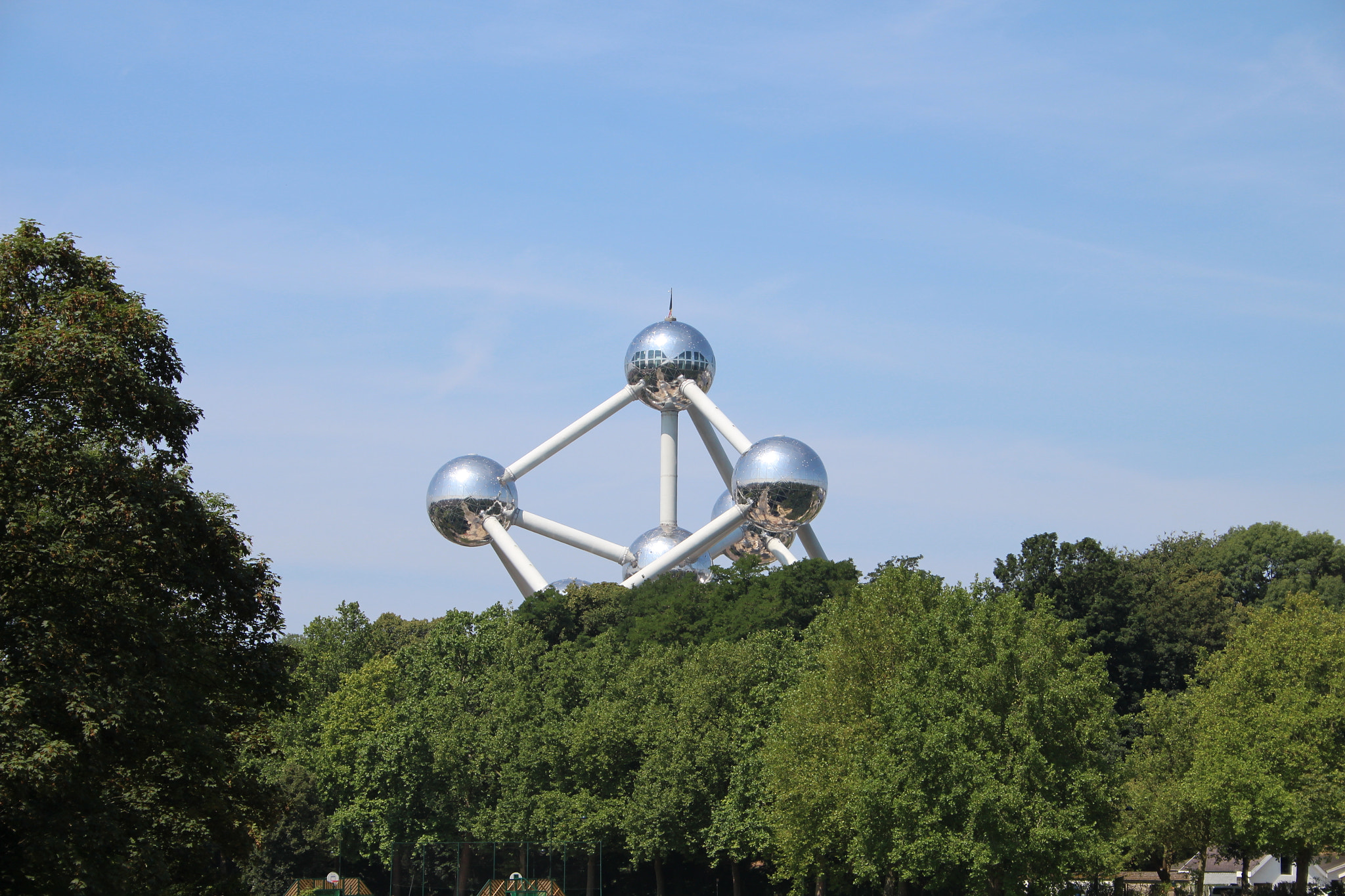 Canon EF-S 18-55mm F3.5-5.6 II sample photo. Bruxelles, atomium photography