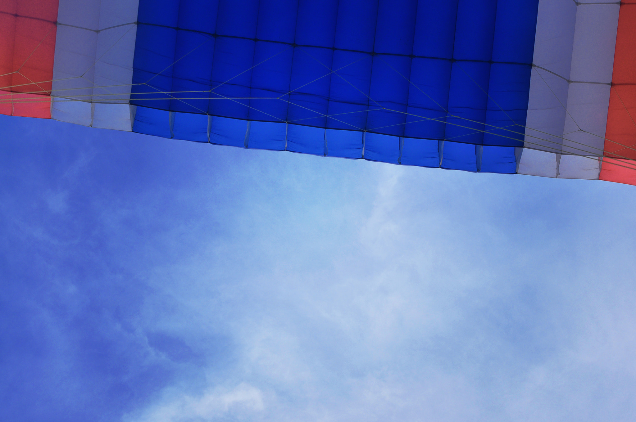 Nikon AF Nikkor 24-85mm F2.8-4D IF sample photo. Parachute photography