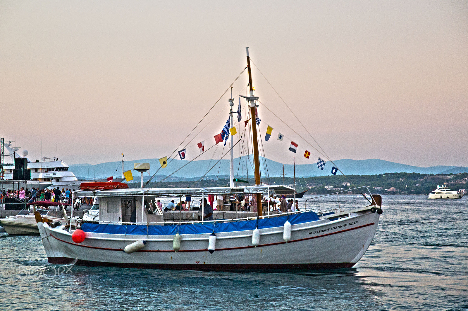 Nikon D3100 sample photo. Boat - hdr photography