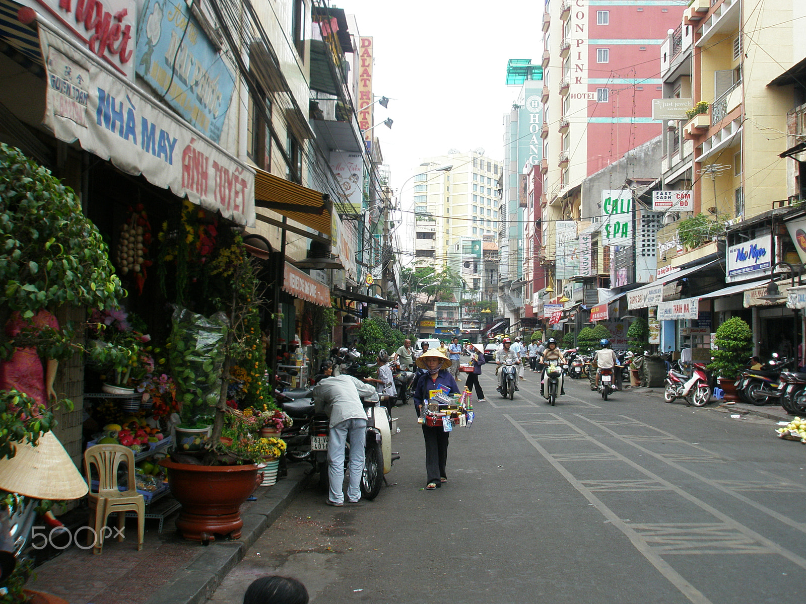 Olympus FE240/X795 sample photo. Street in saigon photography
