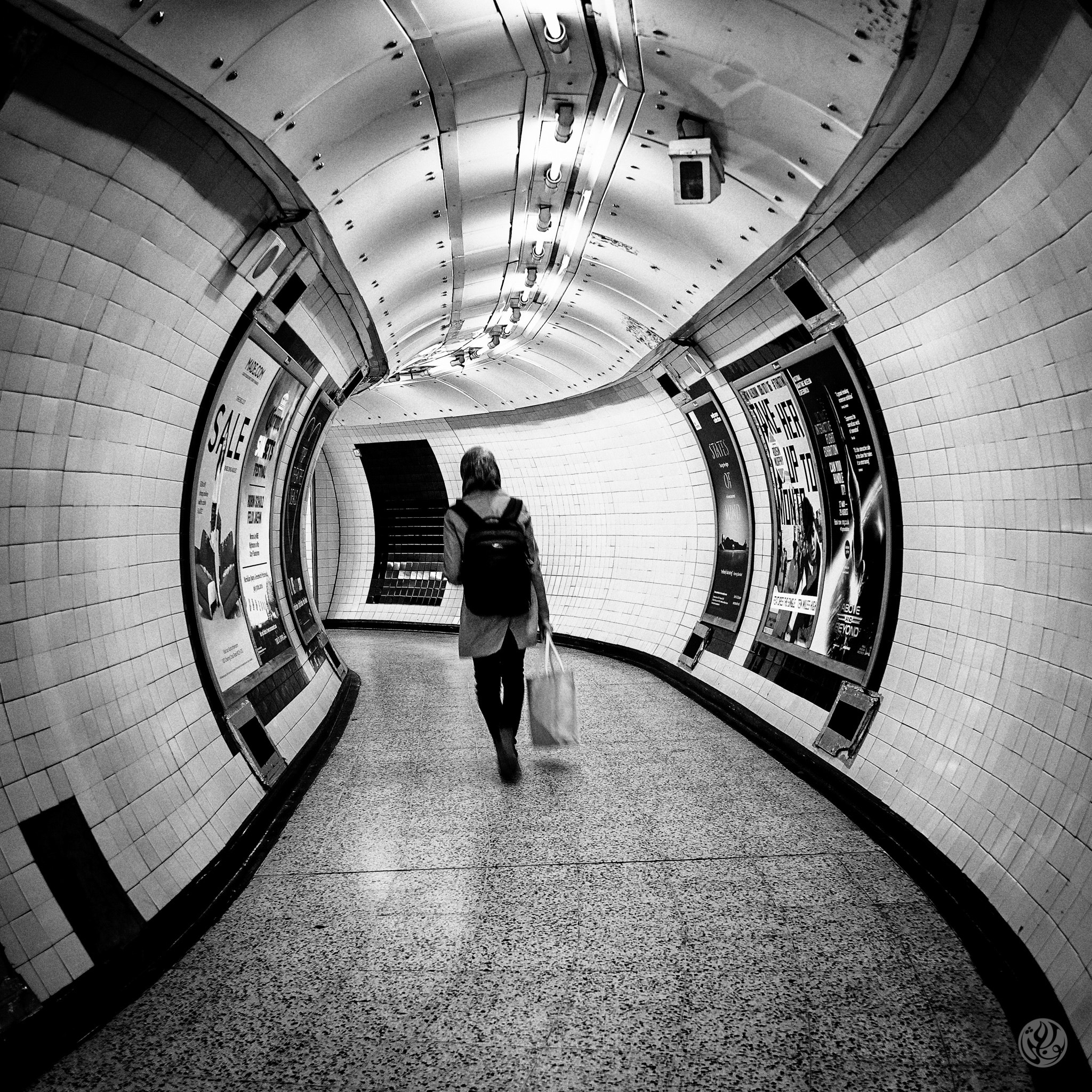 Olympus OM-D E-M10 II + Panasonic Lumix G 14mm F2.5 ASPH sample photo. Tunnel vision photography