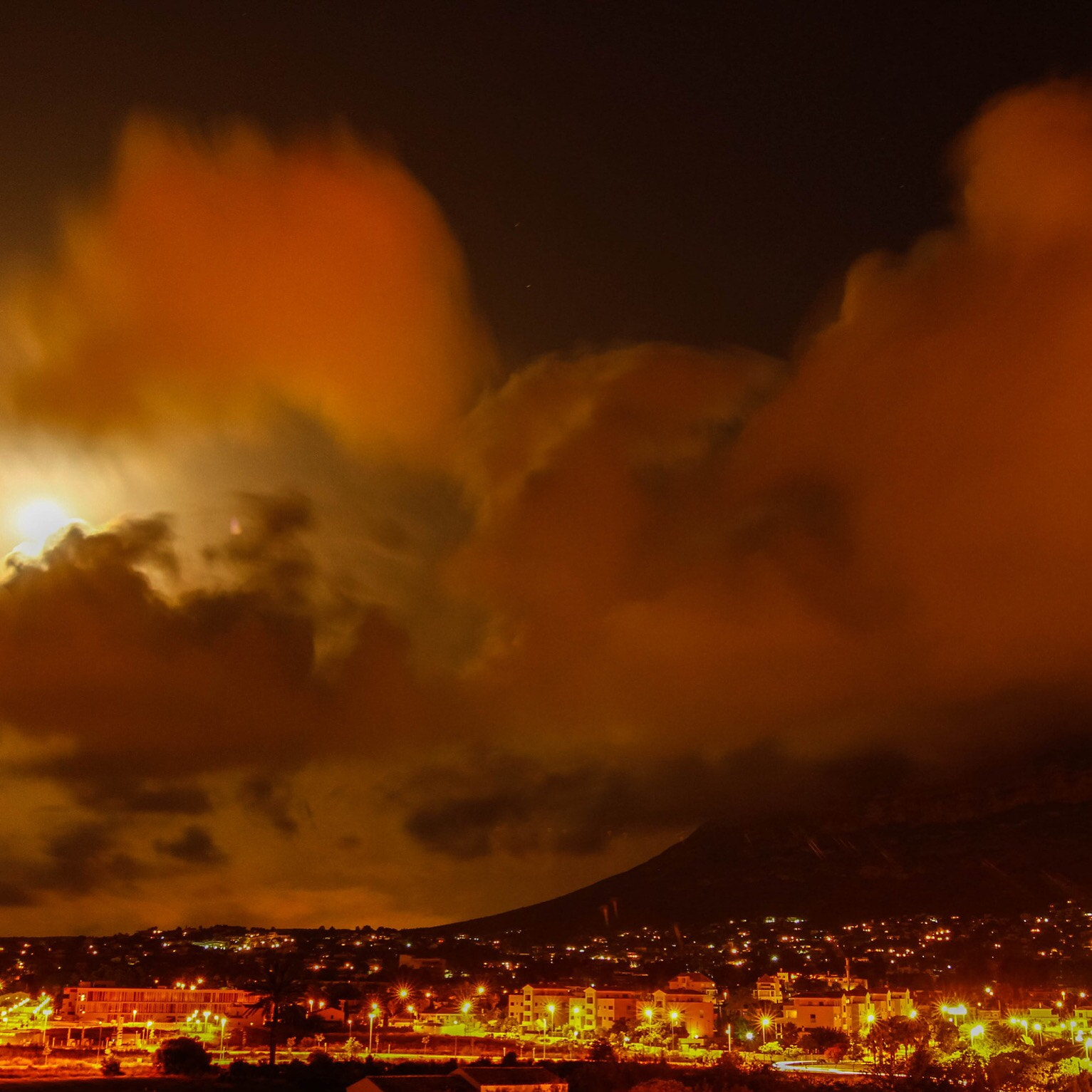 Tokina AT-X Pro 12-24mm F4 (IF) DX sample photo. Moon & clouds... photography