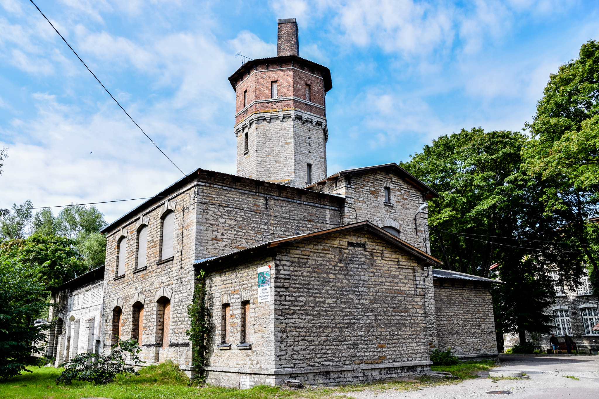 Sigma 28-300mm F3.5-6.3 DG Macro sample photo. Old factory photography