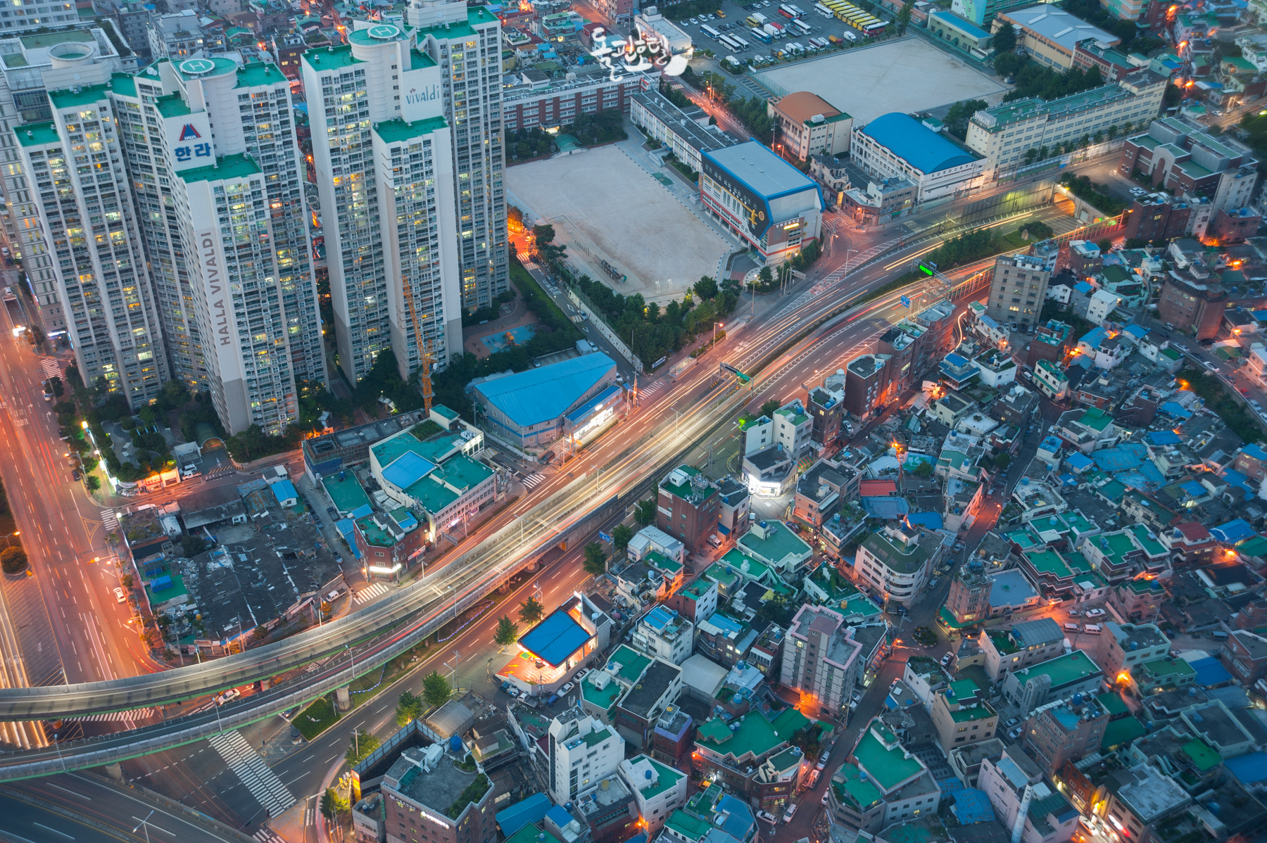 AF Zoom-Nikkor 24-120mm f/3.5-5.6D IF sample photo. Nightscape photography