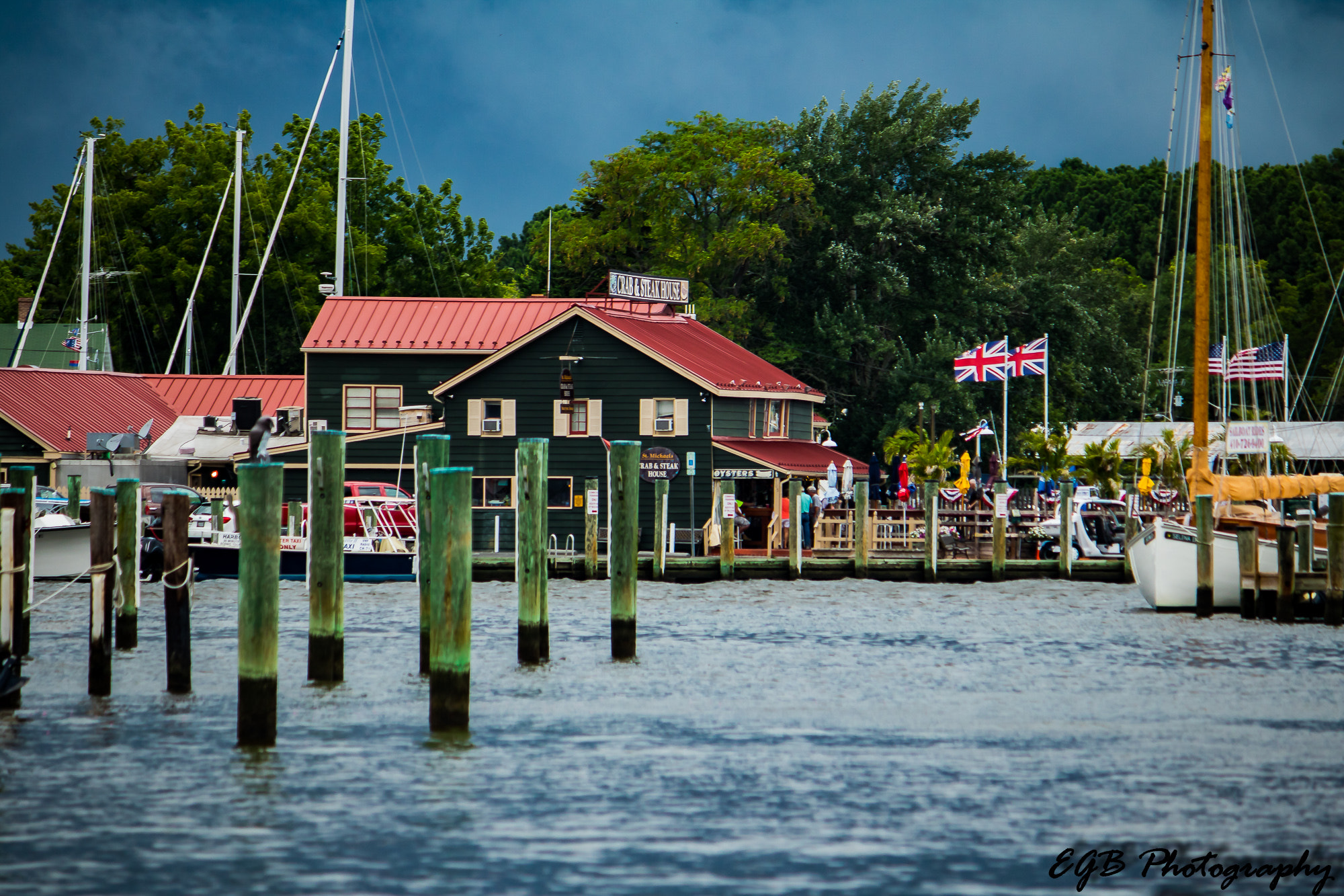 Canon EF-S 55-250mm F4-5.6 IS sample photo. A storm comes photography