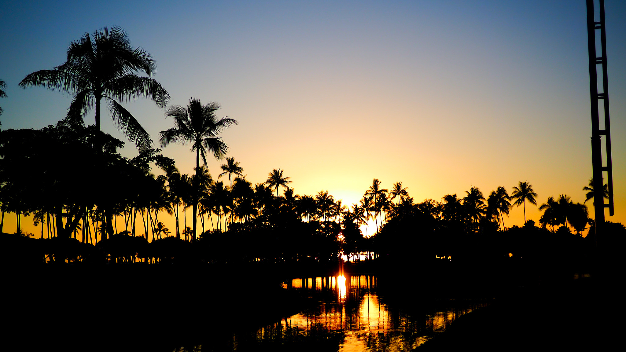 Olympus OM-D E-M10 + Panasonic Lumix G 20mm F1.7 ASPH sample photo. Hawaii photography