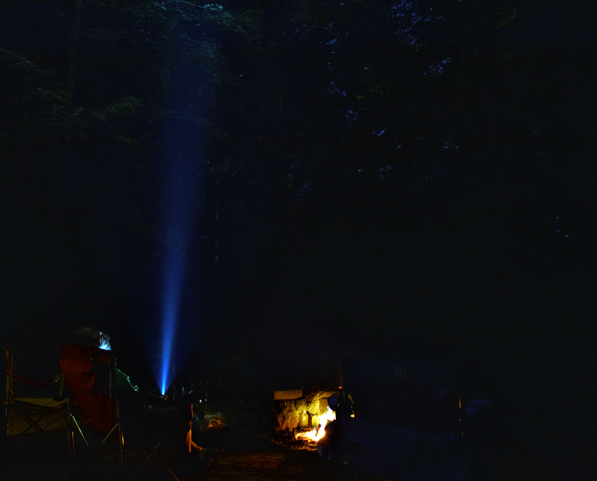 AF Zoom-Nikkor 35-135mm f/3.5-4.5 N sample photo. Night light saber photography