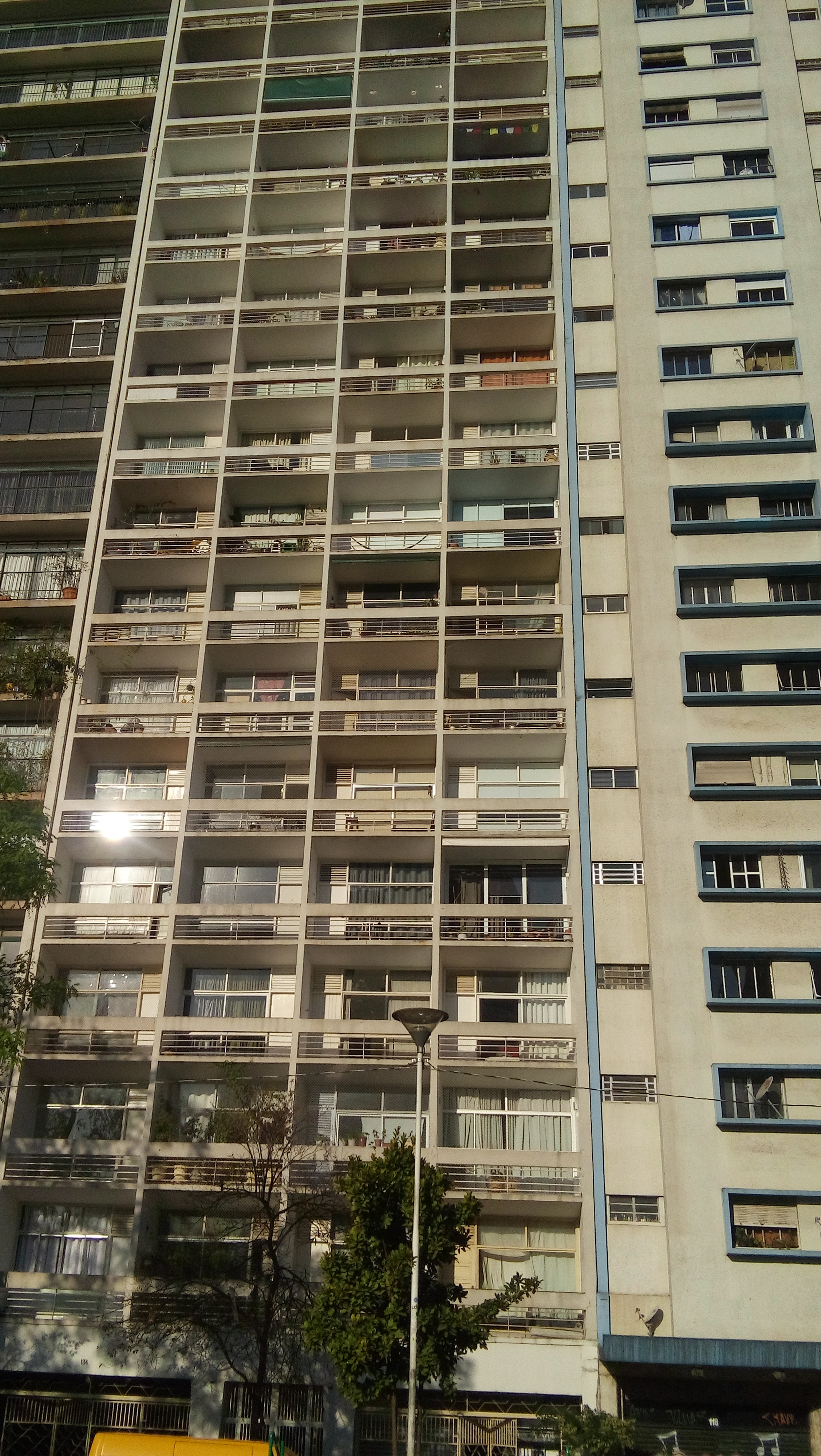 LG L Bello sample photo
