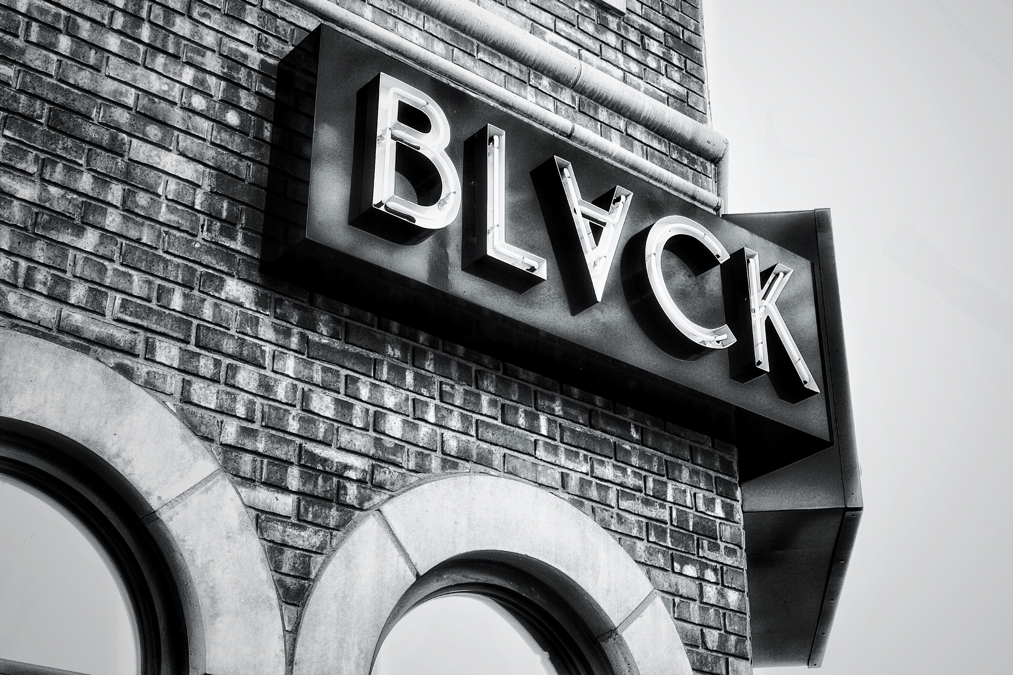 Tamron AF 28-200mm F3.8-5.6 XR Di Aspherical (IF) Macro sample photo. Black sheep restaurant sign photography