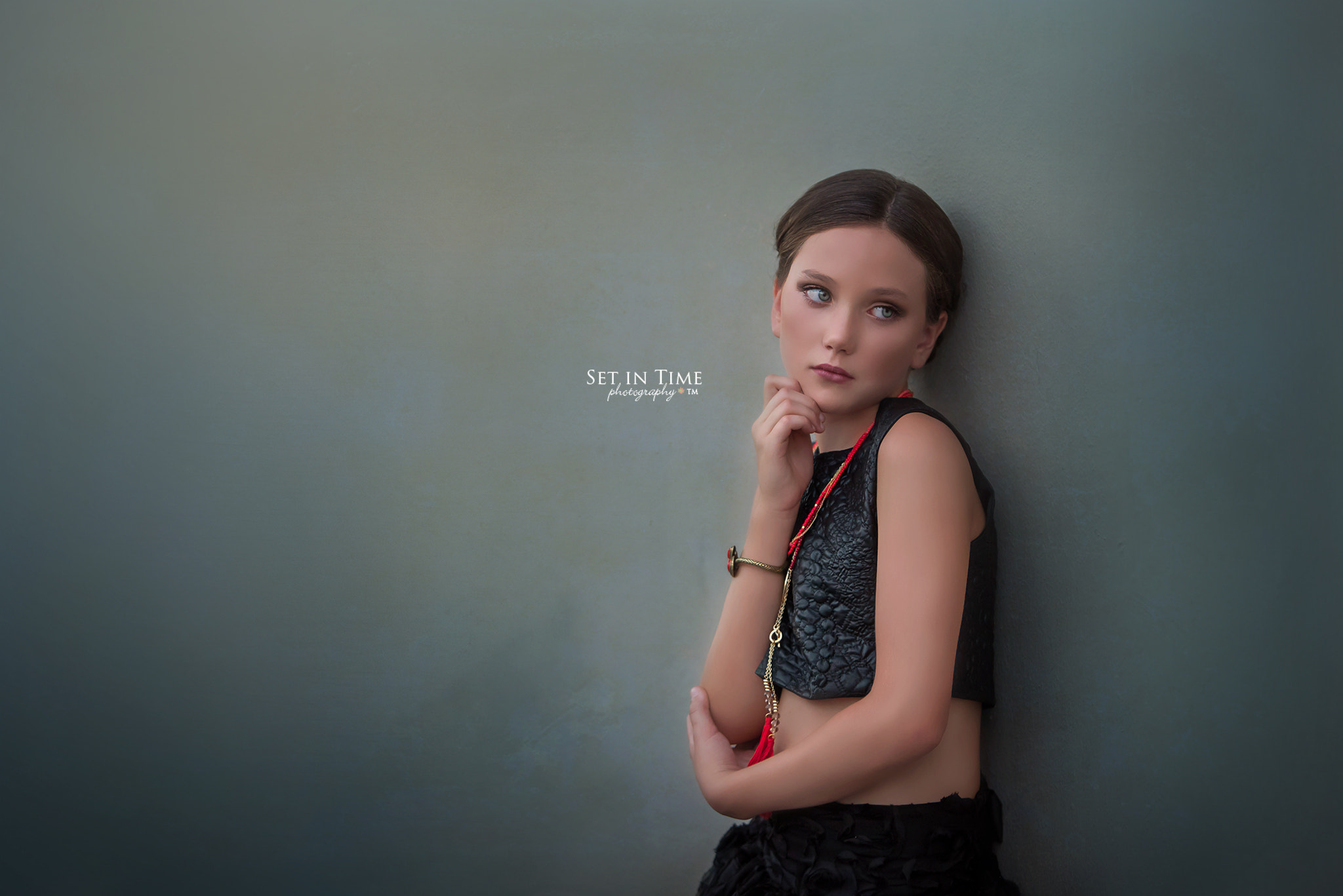 Nikon AF-S Nikkor 200mm F2G ED VR II sample photo. Glamorous city life photography