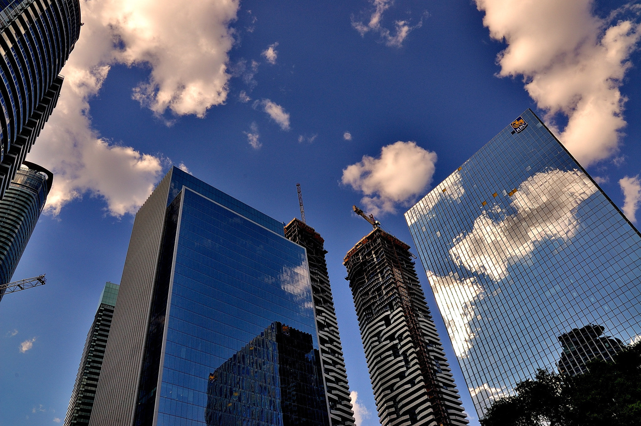 Sigma 17-70mm F2.8-4.5 DC Macro Asp. IF sample photo. Mirror clouds photography