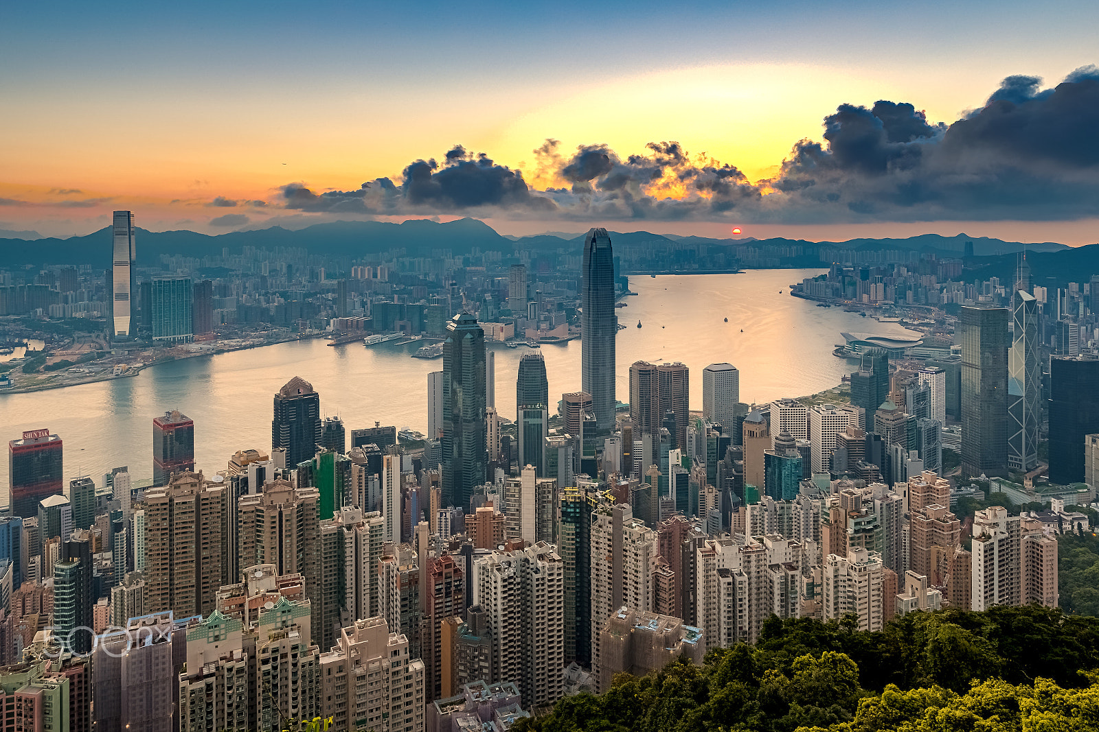 Canon EF 11-24mm F4L USM sample photo. Hong kong city view from peak at sunrise photography
