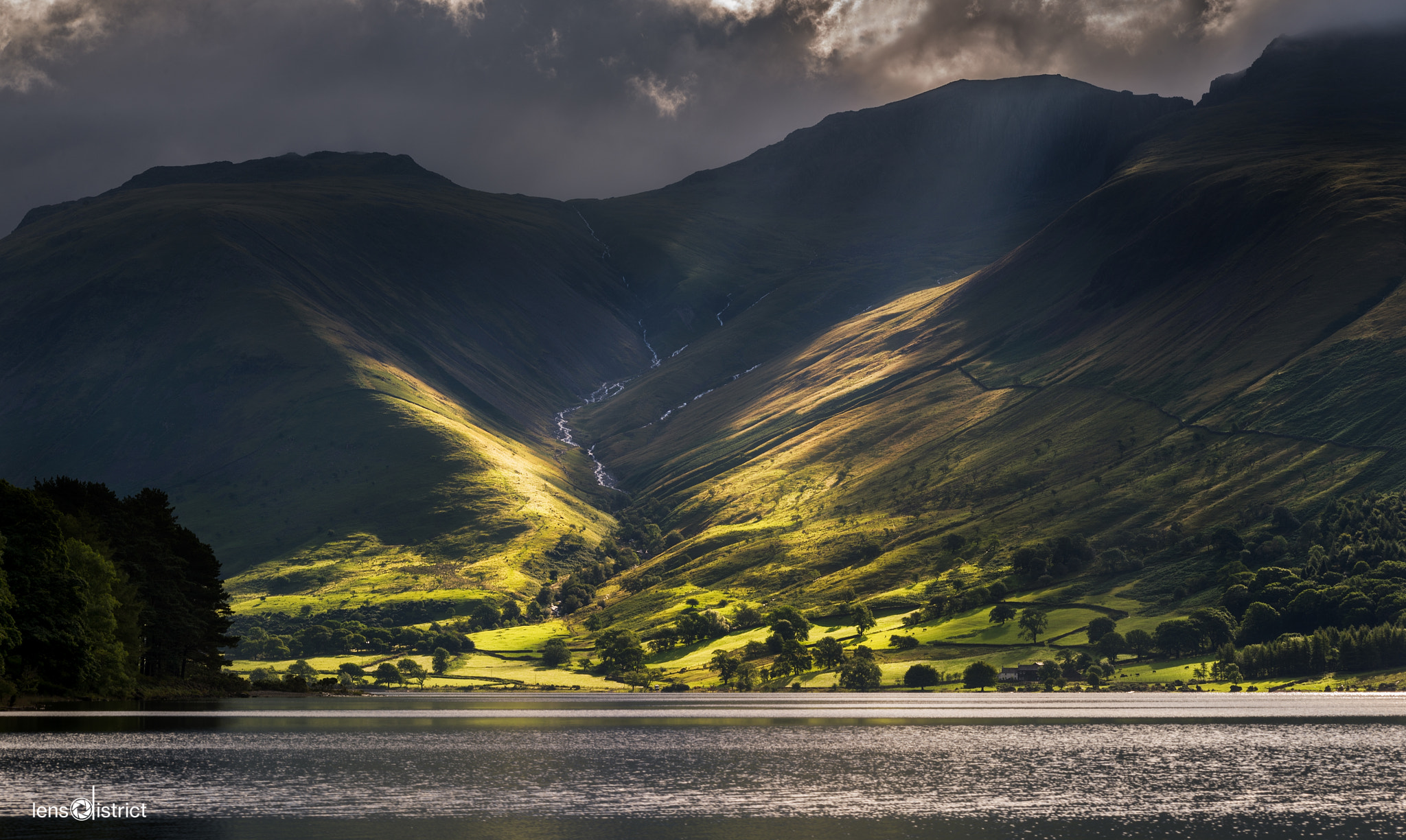 Sigma 70-300mm F4-5.6 APO DG Macro sample photo. Scafells light photography