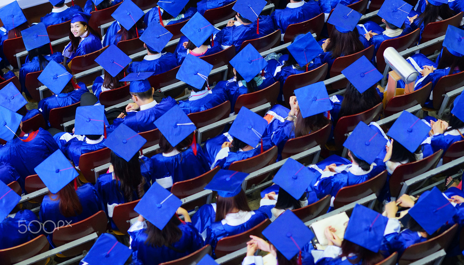 Sony Planar T* 85mm F1.4 ZA sample photo. Special moment aplenty at graduation ceremony photography