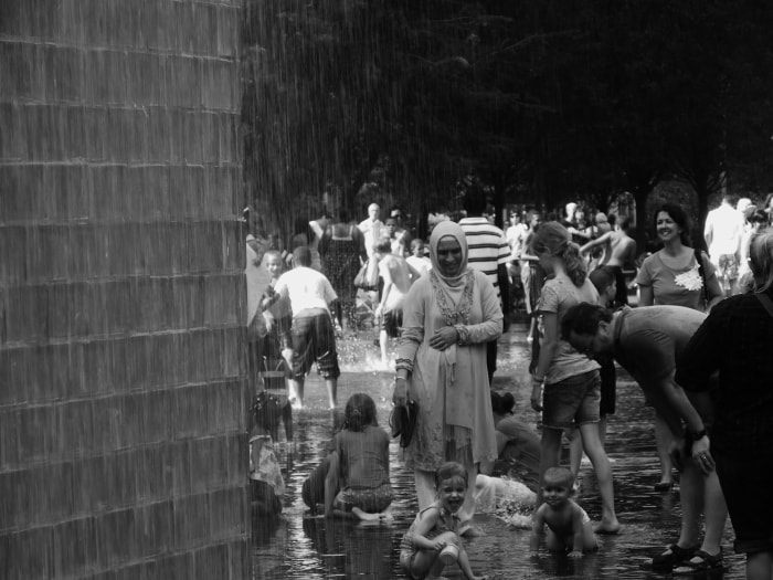 Pentax X90 sample photo. Keeping cool in the heat chicago photography