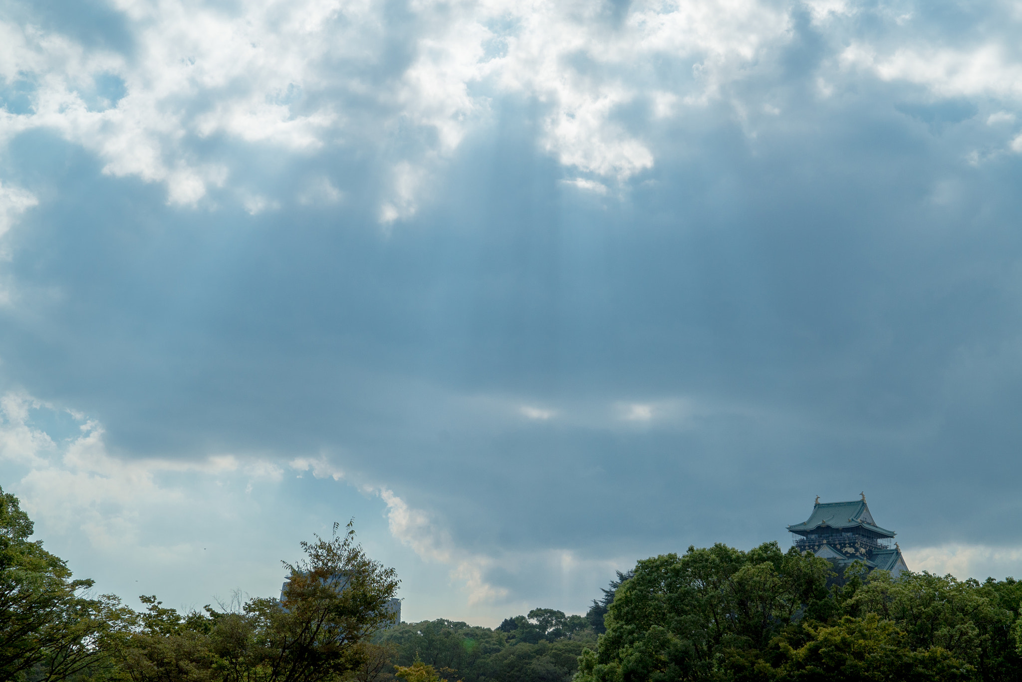 Sony a7S + Sony FE 24-240mm F3.5-6.3 OSS sample photo. 光耀城堡 photography