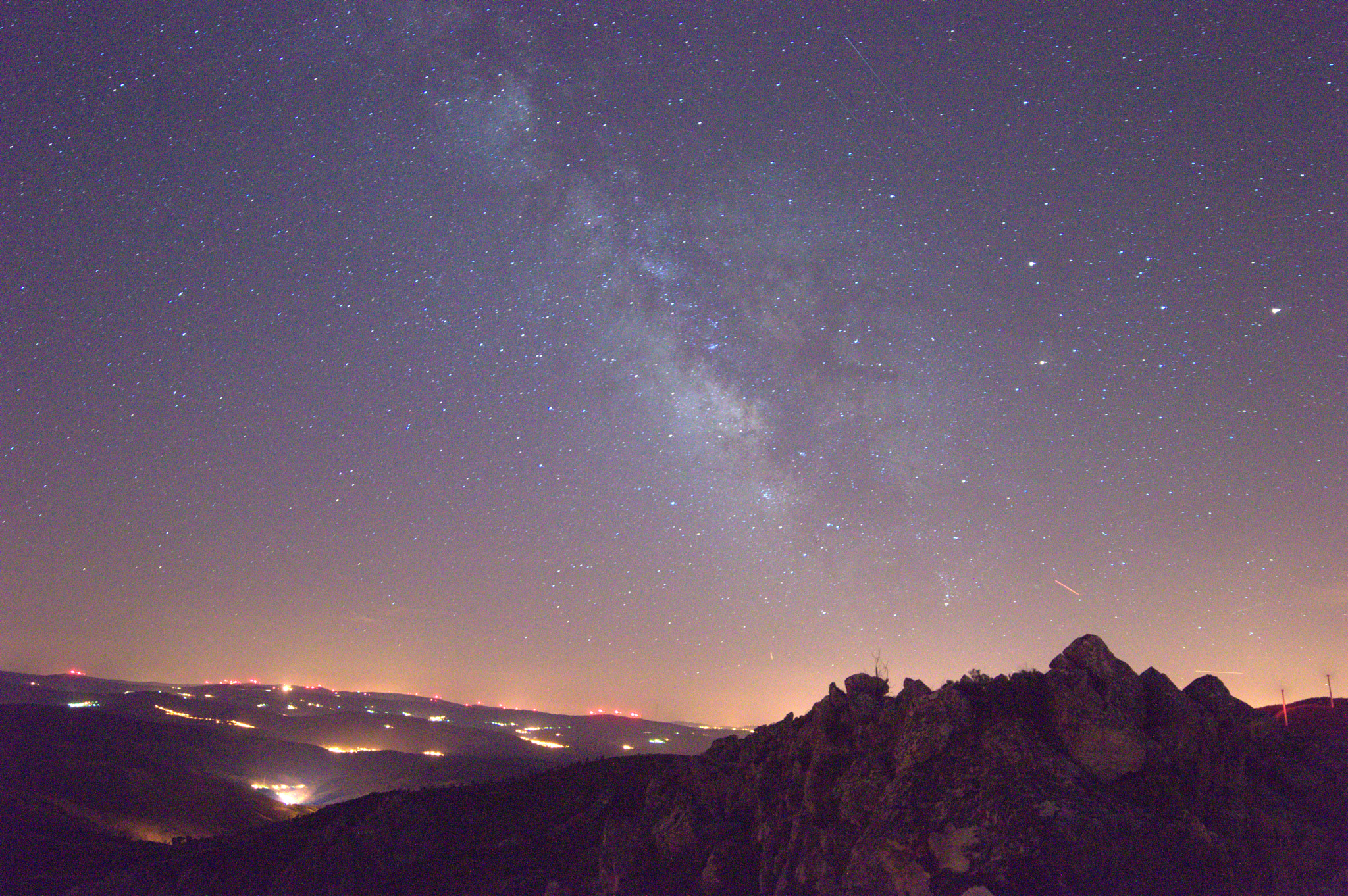 Samyang 14mm F2.8 ED AS IF UMC sample photo. Milky way over penedos de góis photography