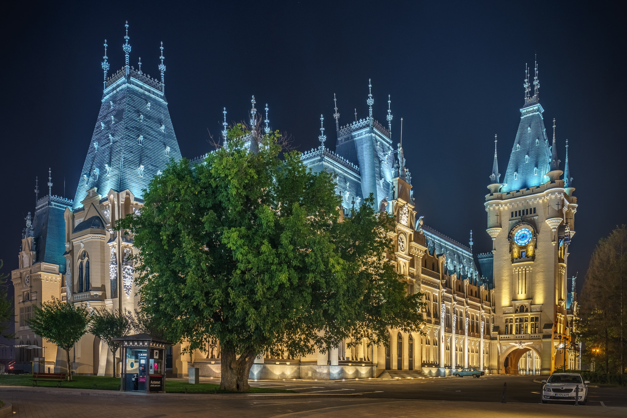 Sony a7R II + Canon EF 24-70mm F4L IS USM sample photo. Iasi kulturpalast photography