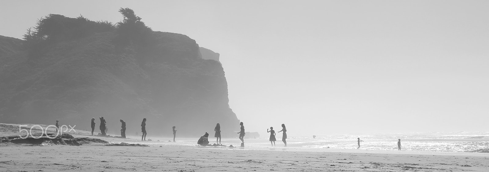 Canon EOS 100D (EOS Rebel SL1 / EOS Kiss X7) sample photo. Beach in  b&w photography
